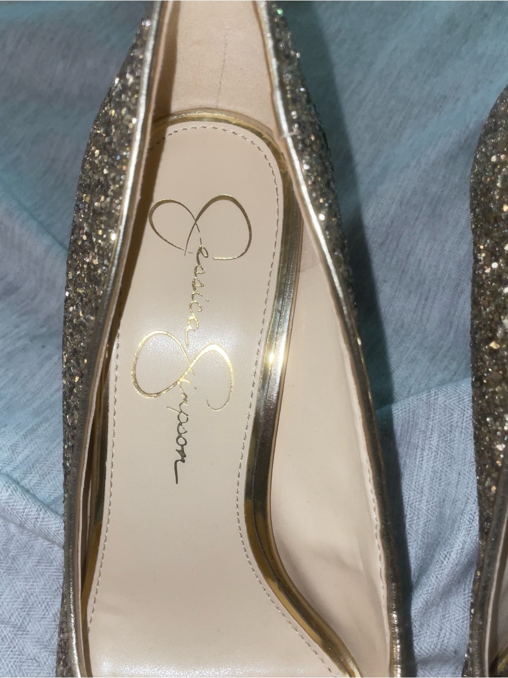 Jessica Simpson Glitter Pointed Toe Heels in Gold- BRAND NEW - Picture 3 of 5